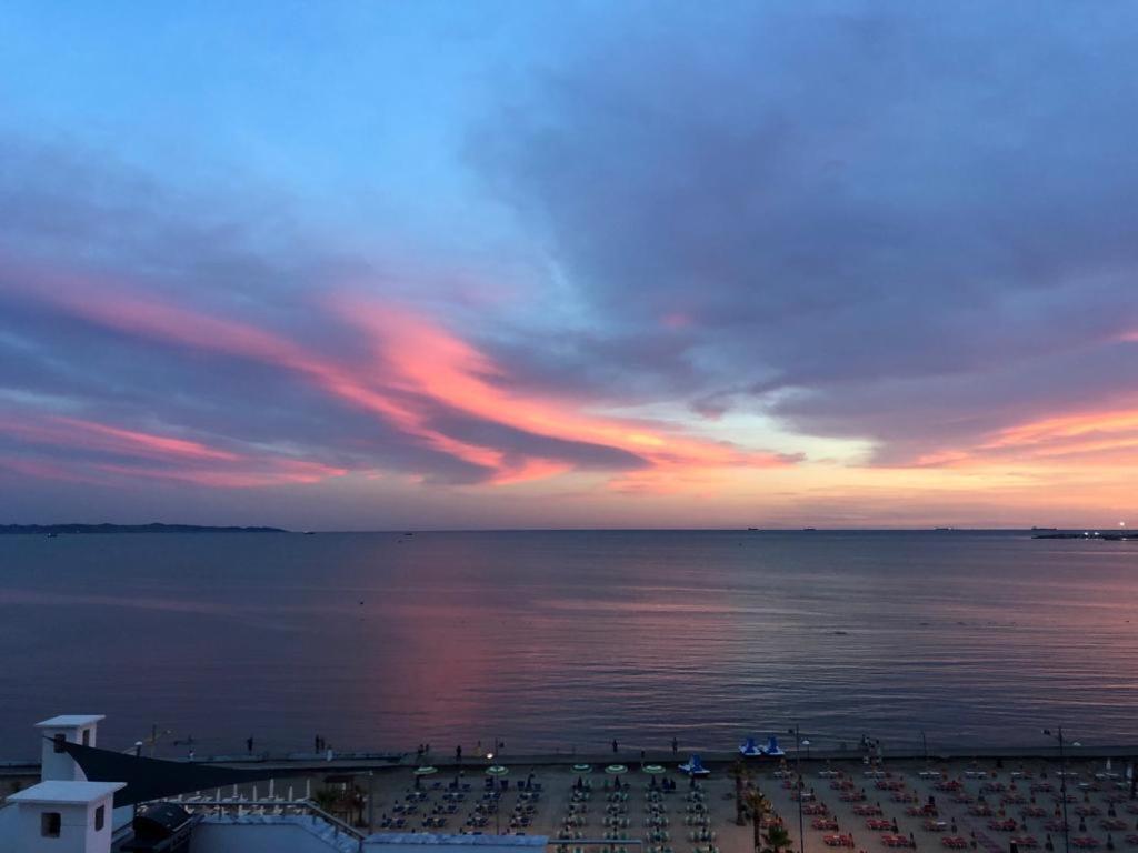 H&G Seaview Apartments Дуррес Экстерьер фото